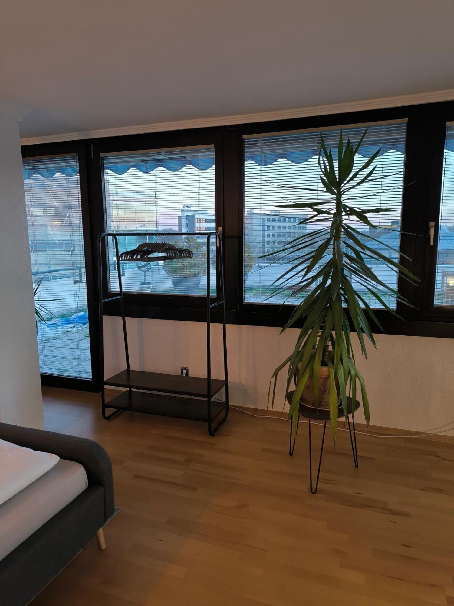 Im Herzen Von Wiesdorf- Blick Auf Das Bayer-Kreuz -Appartement Mit 2 Schlafzimmern-Fuer 3 Personen -Zentral Gelegen - Friedrich Ebert Platz 5A , 4Te Etage - Dachterrasse Und Sauna - Kaution Pflicht - Leverkusen Exteriér fotografie