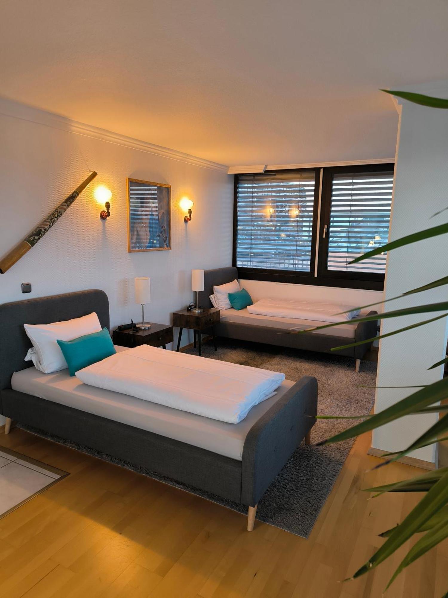 Im Herzen Von Wiesdorf- Blick Auf Das Bayer-Kreuz -Appartement Mit 2 Schlafzimmern-Fuer 3 Personen -Zentral Gelegen - Friedrich Ebert Platz 5A , 4Te Etage - Dachterrasse Und Sauna - Kaution Pflicht - Leverkusen Exteriér fotografie