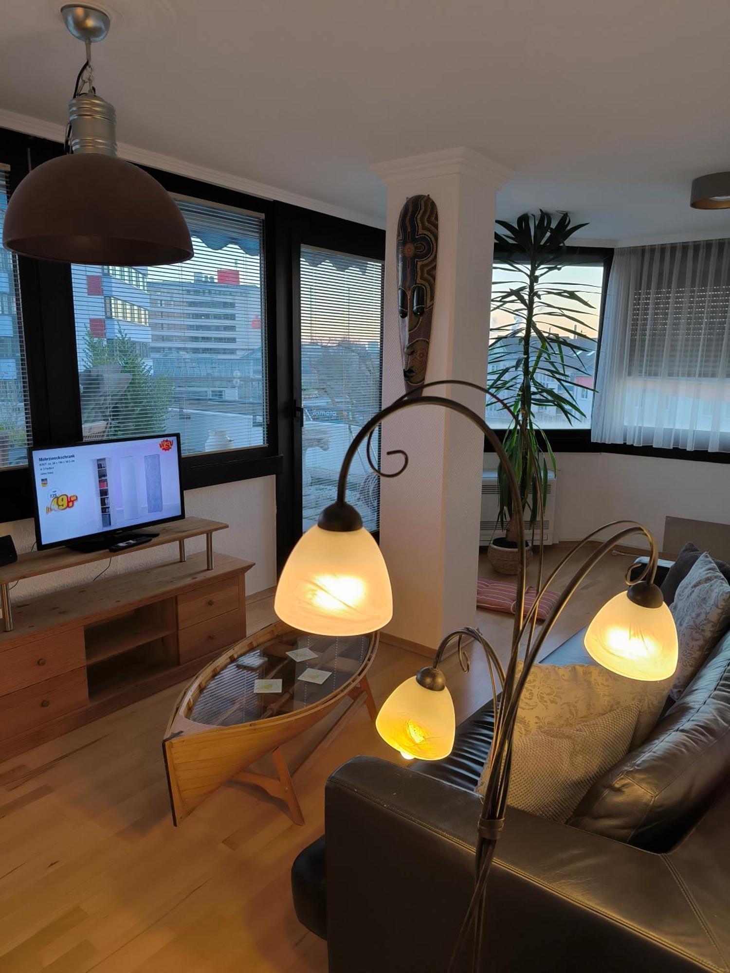 Im Herzen Von Wiesdorf- Blick Auf Das Bayer-Kreuz -Appartement Mit 2 Schlafzimmern-Fuer 3 Personen -Zentral Gelegen - Friedrich Ebert Platz 5A , 4Te Etage - Dachterrasse Und Sauna - Kaution Pflicht - Leverkusen Exteriér fotografie
