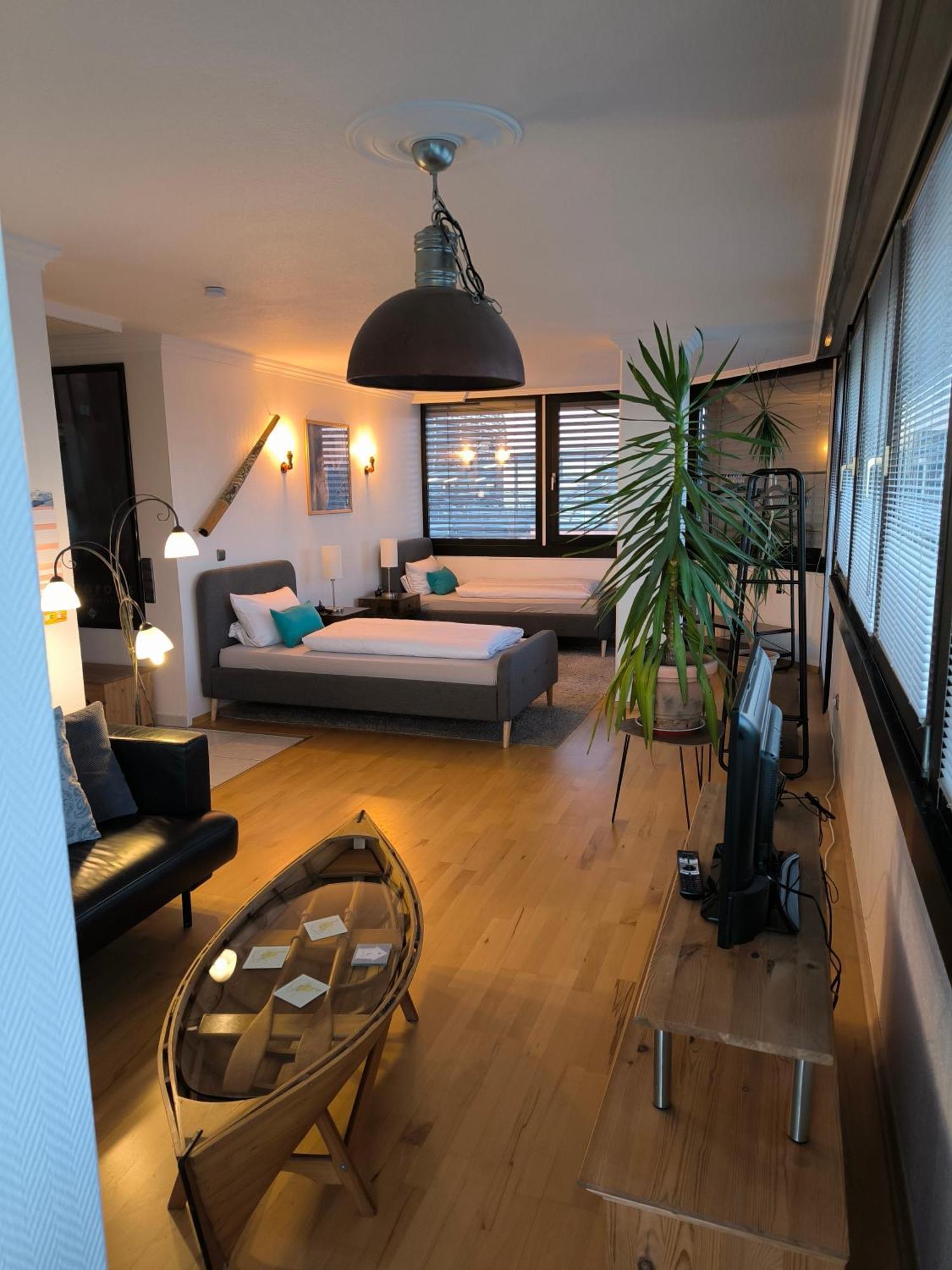 Im Herzen Von Wiesdorf- Blick Auf Das Bayer-Kreuz -Appartement Mit 2 Schlafzimmern-Fuer 3 Personen -Zentral Gelegen - Friedrich Ebert Platz 5A , 4Te Etage - Dachterrasse Und Sauna - Kaution Pflicht - Leverkusen Exteriér fotografie