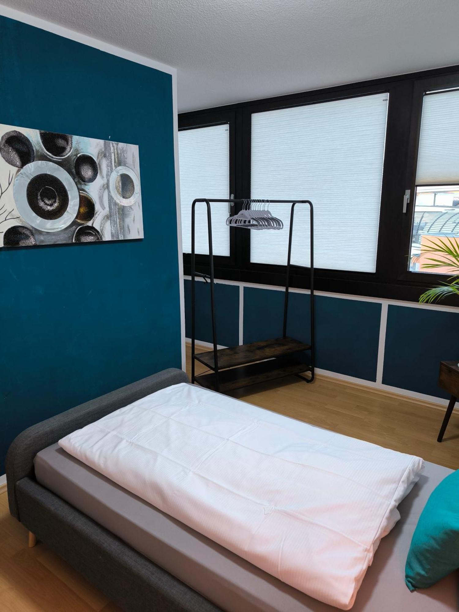 Im Herzen Von Wiesdorf- Blick Auf Das Bayer-Kreuz -Appartement Mit 2 Schlafzimmern-Fuer 3 Personen -Zentral Gelegen - Friedrich Ebert Platz 5A , 4Te Etage - Dachterrasse Und Sauna - Kaution Pflicht - Leverkusen Exteriér fotografie